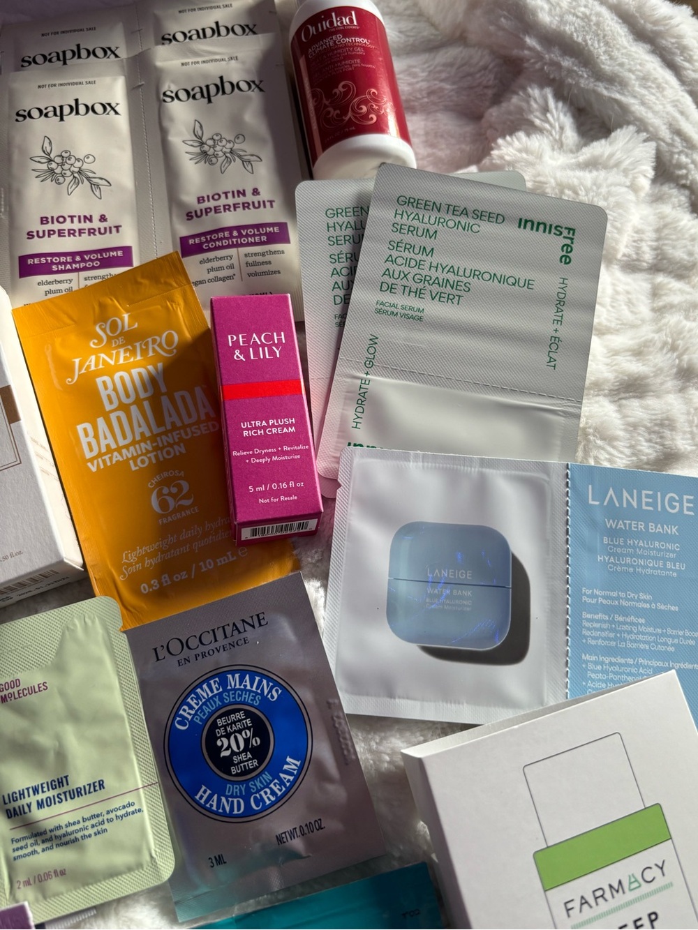 Assorted Beauty Samples - Picture 4 of 7